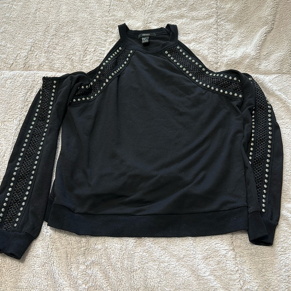 F21 black stuffed cold shoulder top